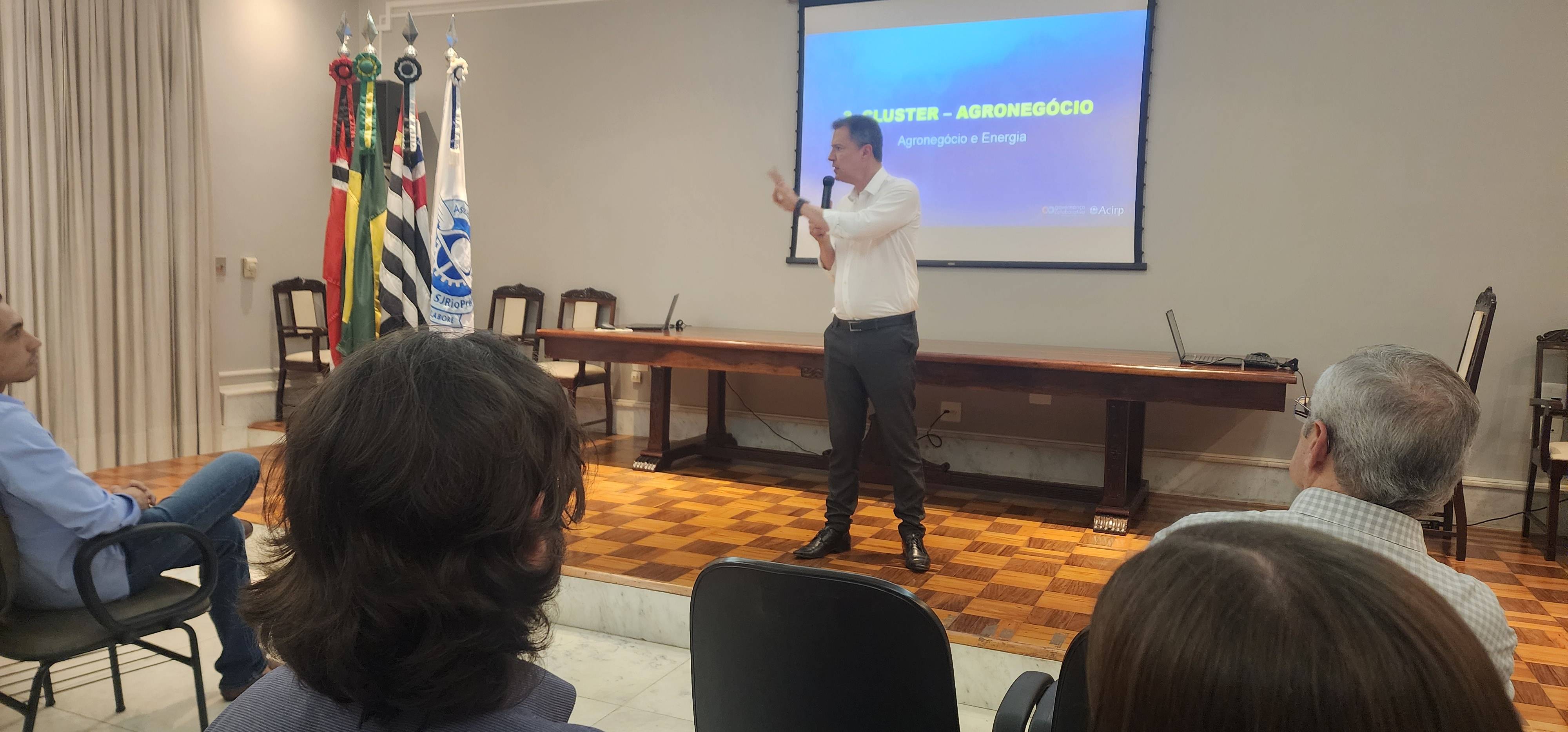 Esta noite iniciamos um esforço concentrado na ACIRP em discutir as ações voltadas a preparar a Região de São José do Ri...